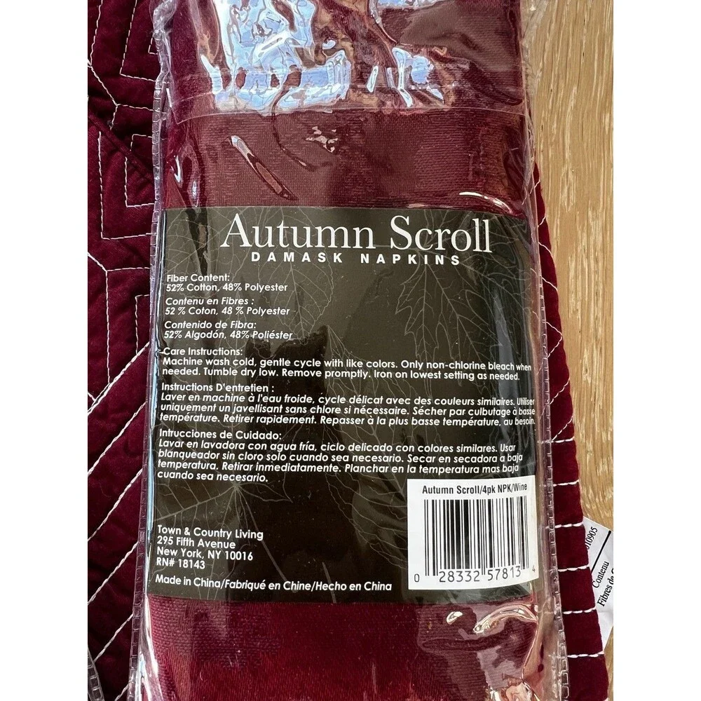 Town & Country Living Autumn Scroll 8 Napkins Burgundy White 4 Placemats NWT